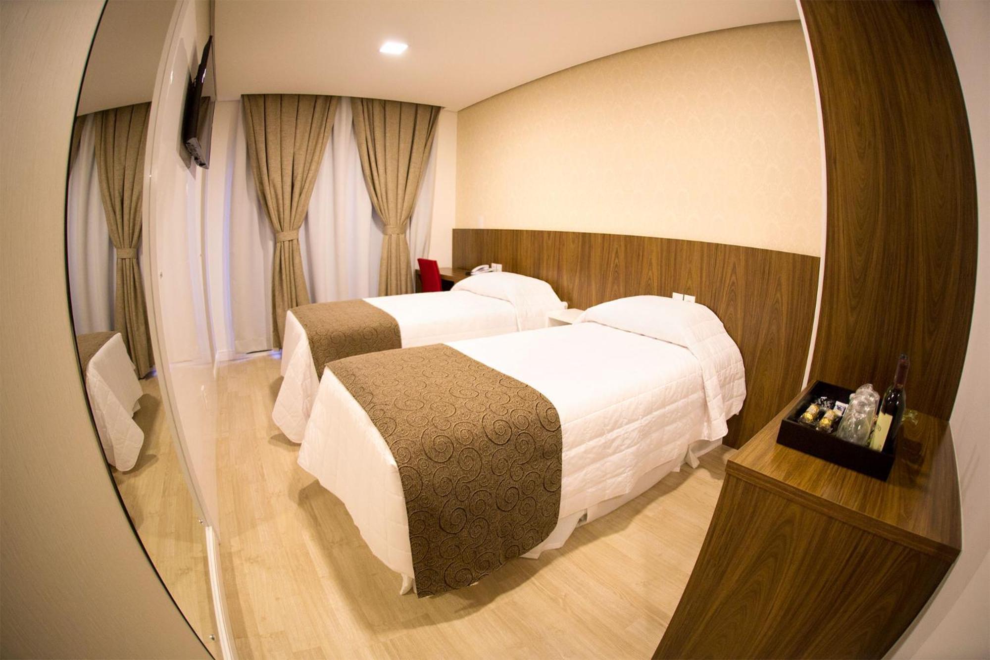 Holiday & Business Hotel - Em Frente Ao Centro De Eventos E Arena Conda Chapeco Room photo